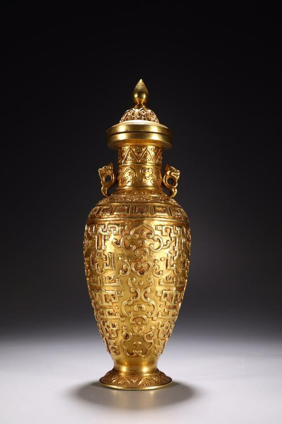 明铜鎏金如意纹瓶