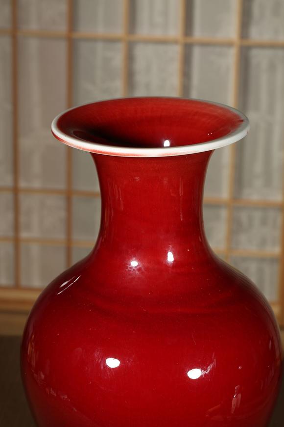 大清康熙时期霁红釉瓶