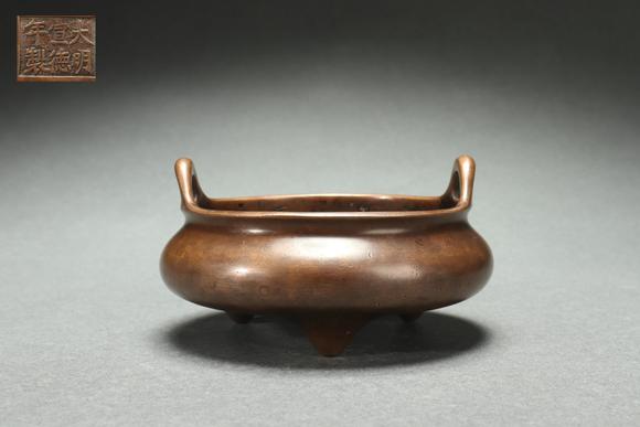 withuprighthandlesxuandereignperiodmingdynasty明宣德冲天耳三足炉