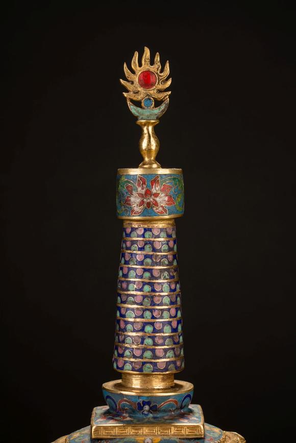 日本拍卖事业株式会社清代景泰蓝舍利塔