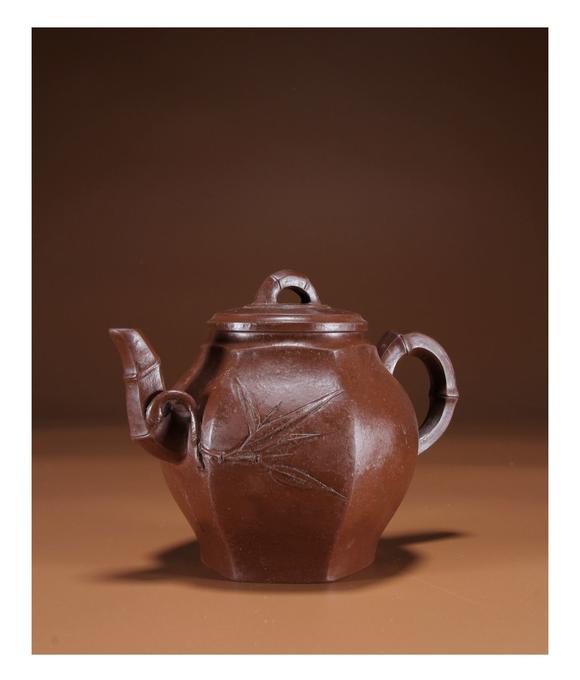 顾景舟作紫砂竹节纹六棱壶