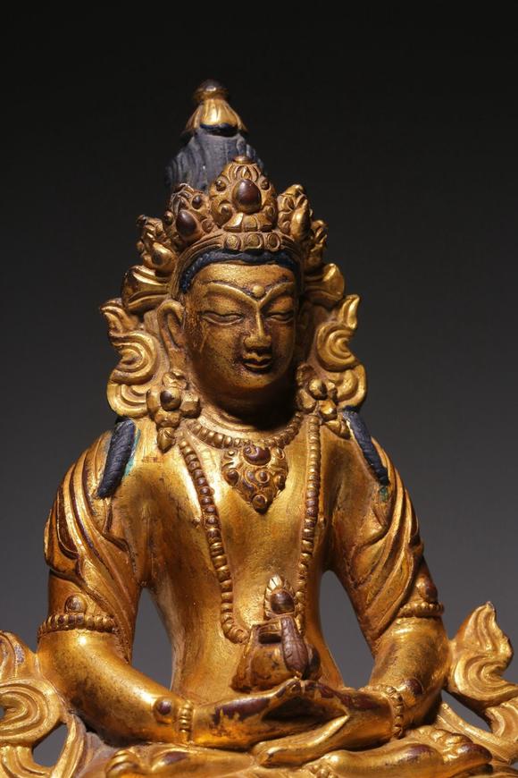 清代铜鎏金无量寿佛坐像