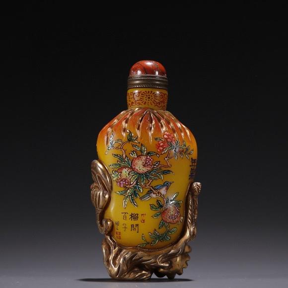 旧藏料器描金榴开百子佛手型鼻烟壶