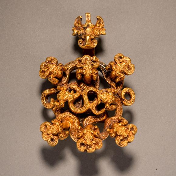中国古代时期纯金兽纹带钩