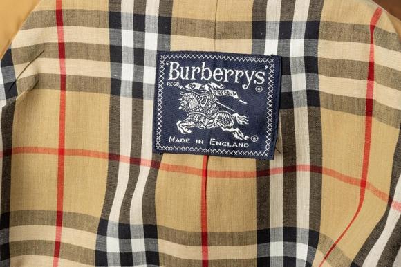 dumouchelles   burberry (london, england, established 1856)