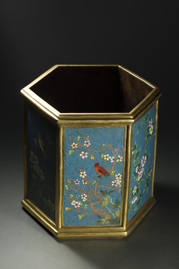 wensheng xuan art auction llc乾隆年制铜胎珐琅大笔筒