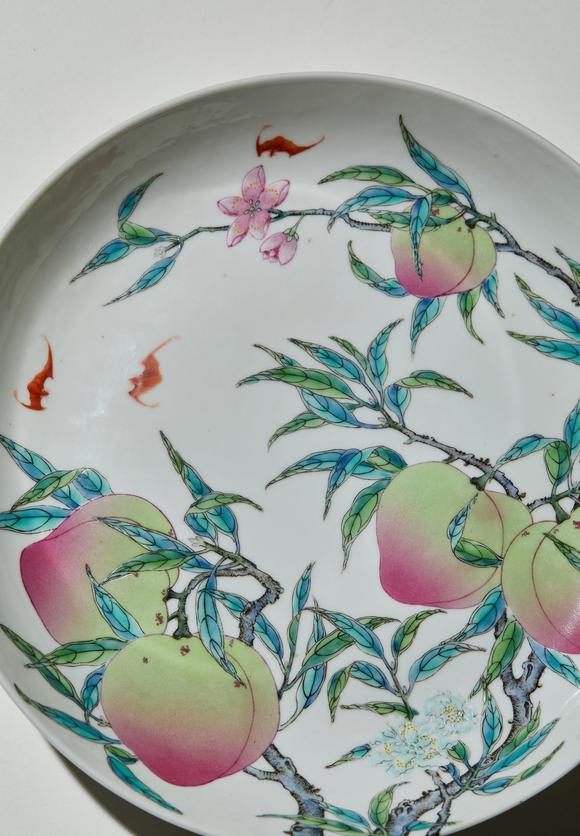 粉彩九桃图盘高清大图_易拍全球北京大羿中国瓷器精品拍品介绍