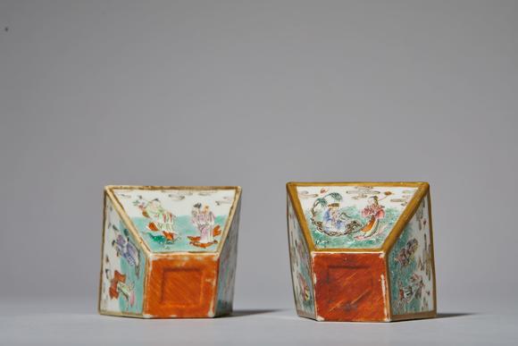 清乾隆 粉彩八仙过海纹四方斗杯一对