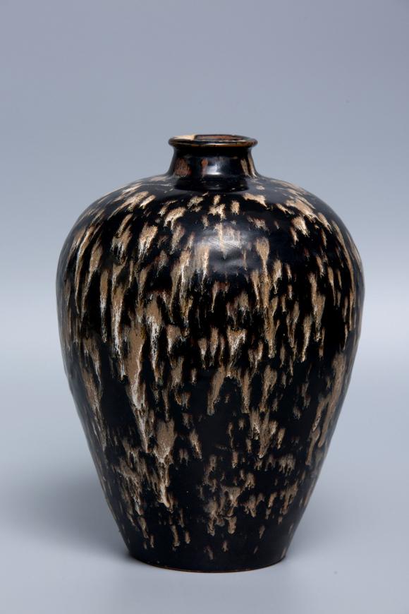 jizhou kiln plum bottle 吉州窑梅瓶