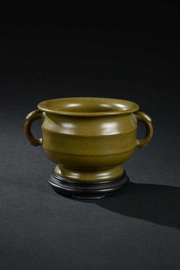 清代茶叶末釉弦纹双耳香炉