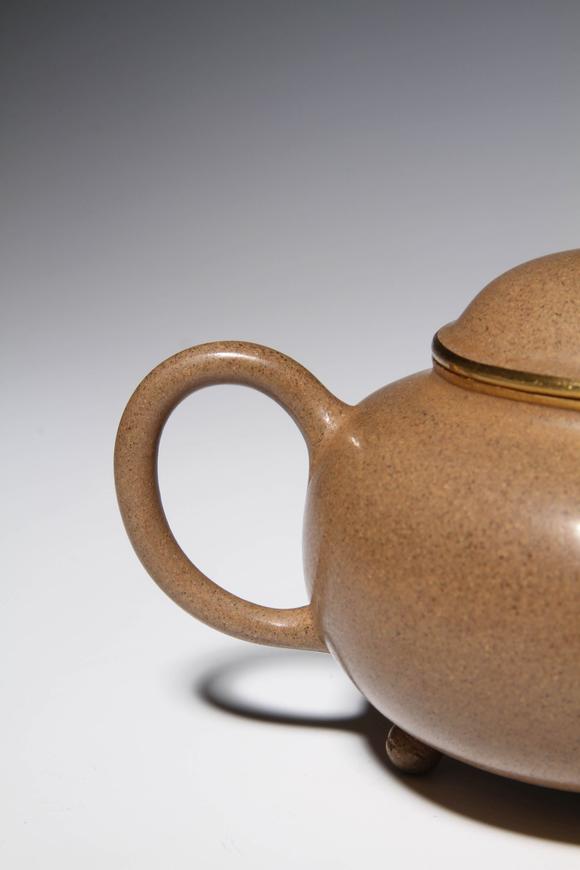 清代贡局高阳铭纯金包口黄段泥水平壶