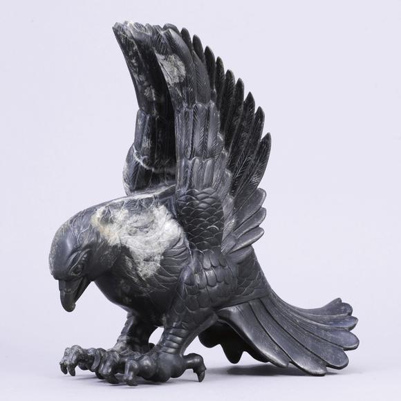 香港华辉玉石雕海东青摆件