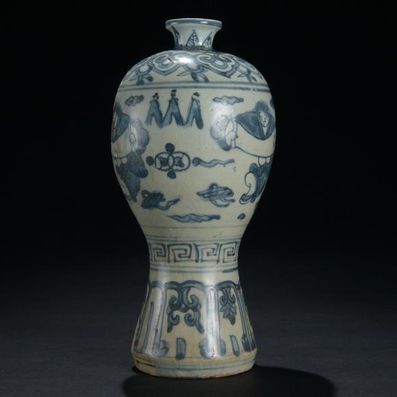 明代 青花人物纹梅瓶