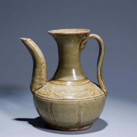 宋代瓜棱青瓷执壶