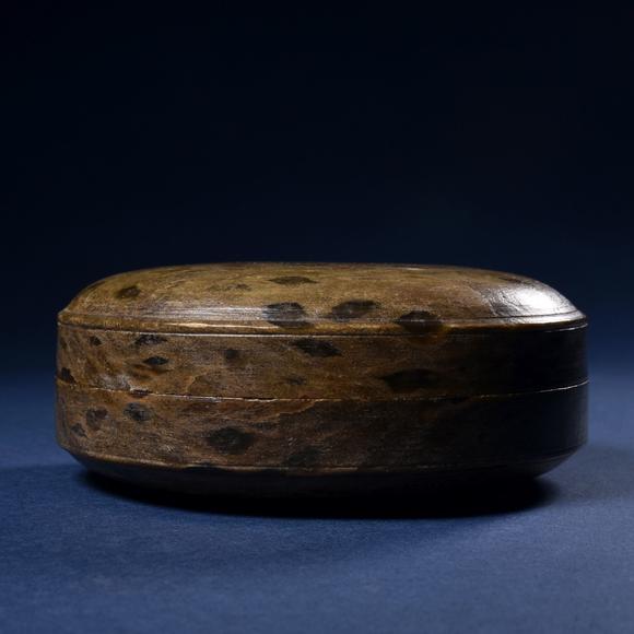 华艺国际明或更早 豹斑石圆盒