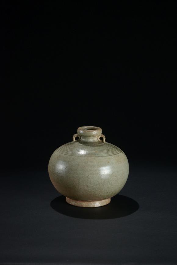 元代青瓷弦纹双耳嘟噜瓶