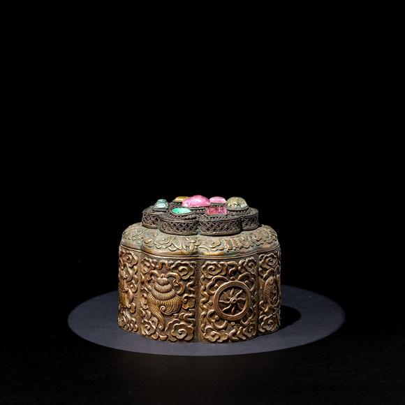 清乾隆 铜鎏金嵌宝石八吉祥纹墨罐