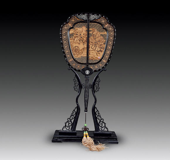 清 紫檀嵌檀香木婴戏图宫扇