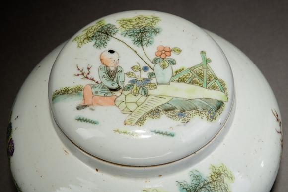 清末 罗仲林 人物诗文盖罐一对