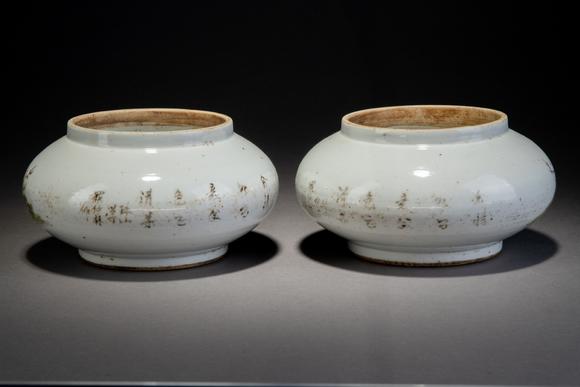 清末罗仲林人物诗文盖罐一对