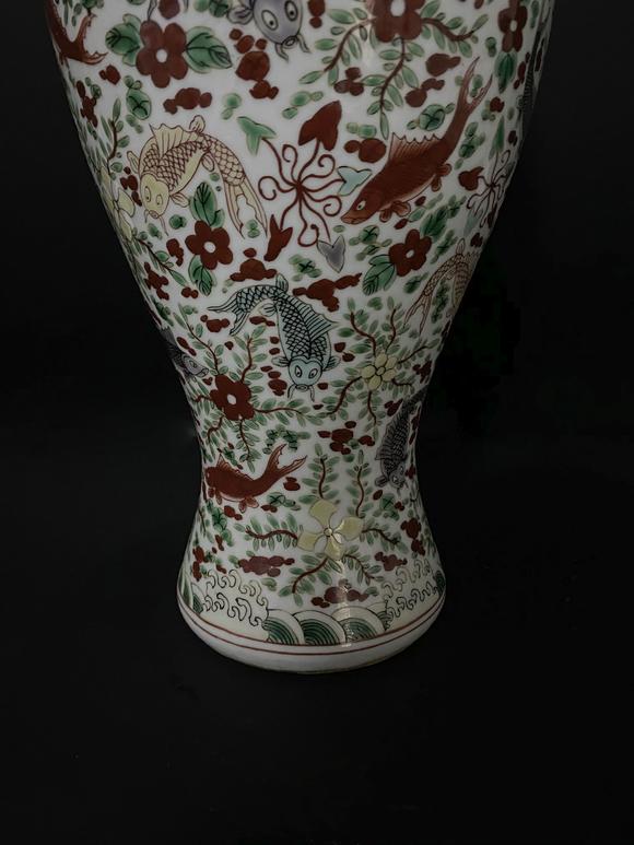 明代嘉靖五彩鱼藻纹梅瓶 a famille verte meiping jiajing period