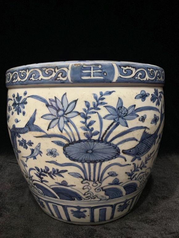 明代万历鱼藻纹缸 ming dynasty wanli fish and algae valleys