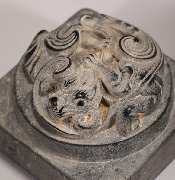 stone xi zhen from han 汉代石头席镇_stone xi