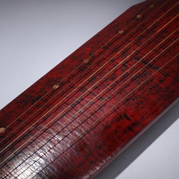 清髹漆春雷款列子式古琴