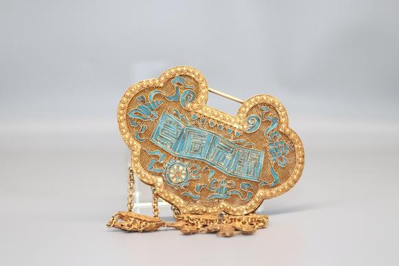 清代累丝双龙戏珠金锁