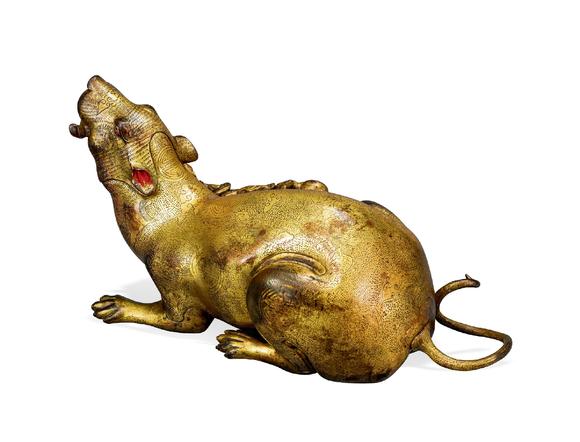 十八世纪 汉藏风格铜鎏金衔桃枝吐宝鼠_十八世纪 汉藏风格铜鎏金衔桃