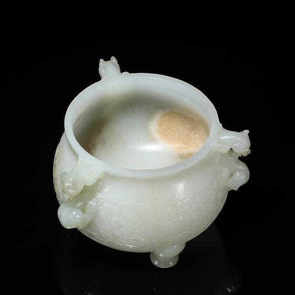 和田玉龙纹三足香炉