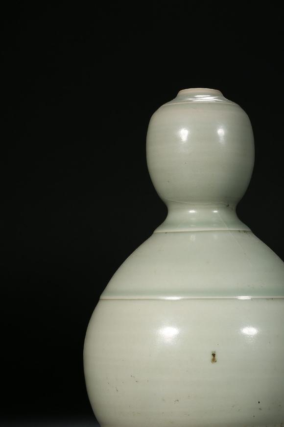 celadon gourd vase in song dynasty 宋代青釉葫芦瓶