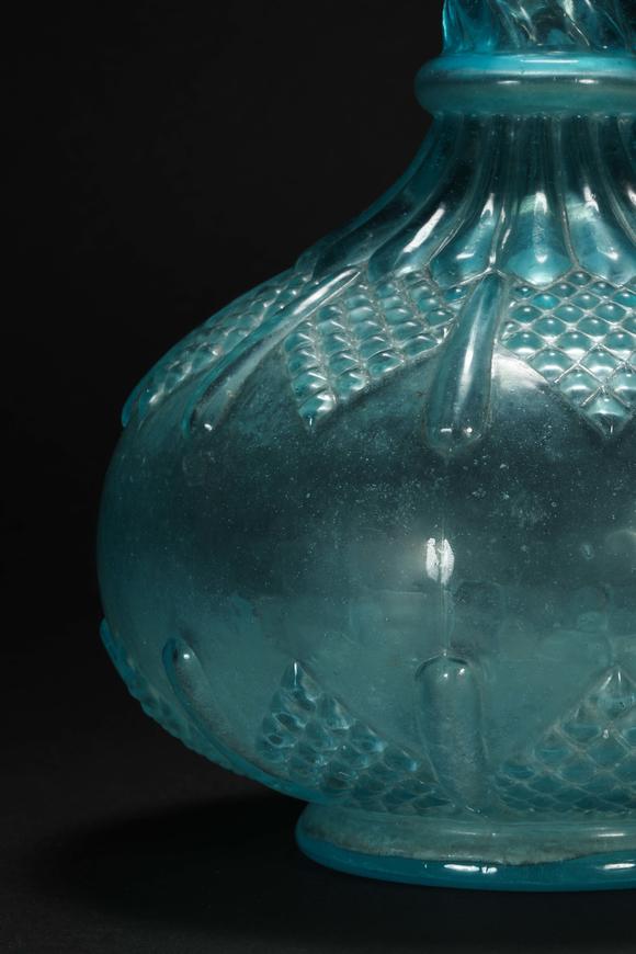 colour crystal vase from tang唐代琉璃瓶