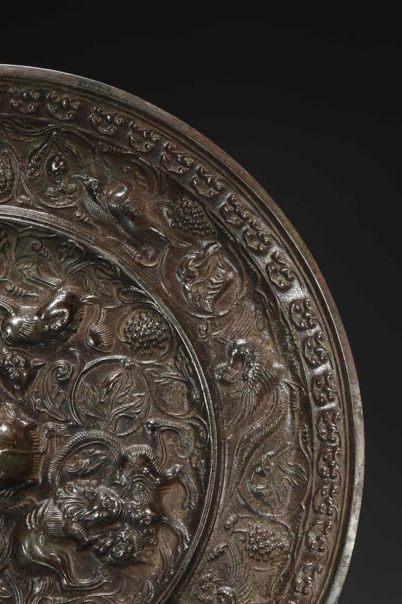 bronzemirrorwithbeastandgrapefromtang唐代海兽葡萄镜