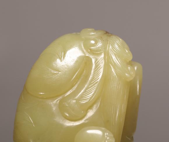 清代 和田黄玉瑞兽