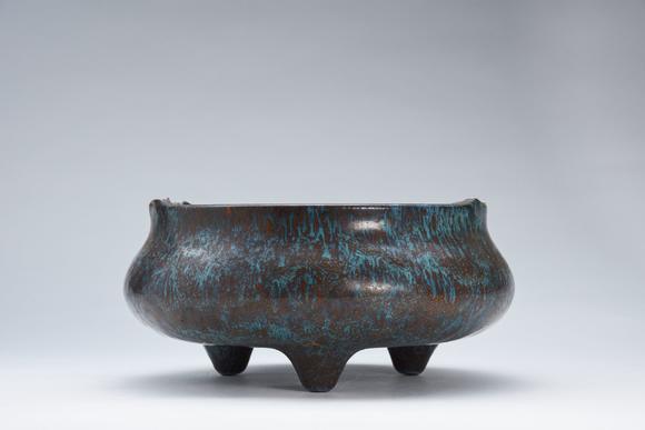 清雍正 炉钧釉冲天耳香炉