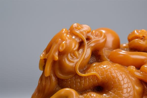 旧藏群螭戏珠田黄印章雍正御览之宝