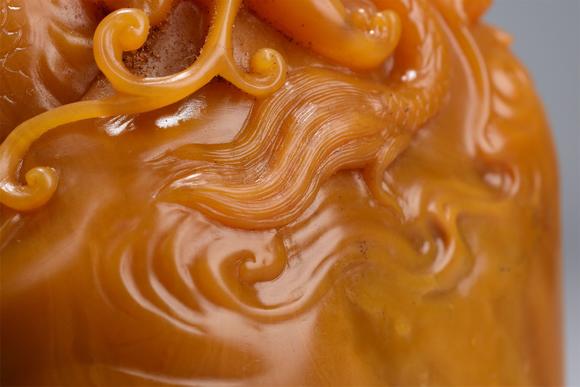 旧藏群螭戏珠田黄印章雍正御览之宝