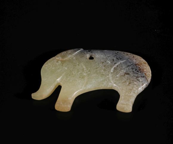 汉代和田玉象 hetian jade elepant from han
