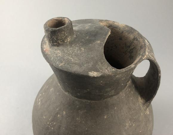 新石器時代齊家文化約公元前20501700年黑陶銴耳盉adarkgreypottery