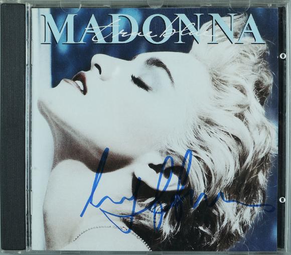 华艺国际麦当娜 1986年 美国女歌手 麦当娜 签名cd《true blue》