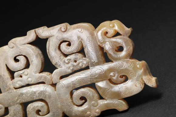 宋代 白玉带浸双龙纹玉佩