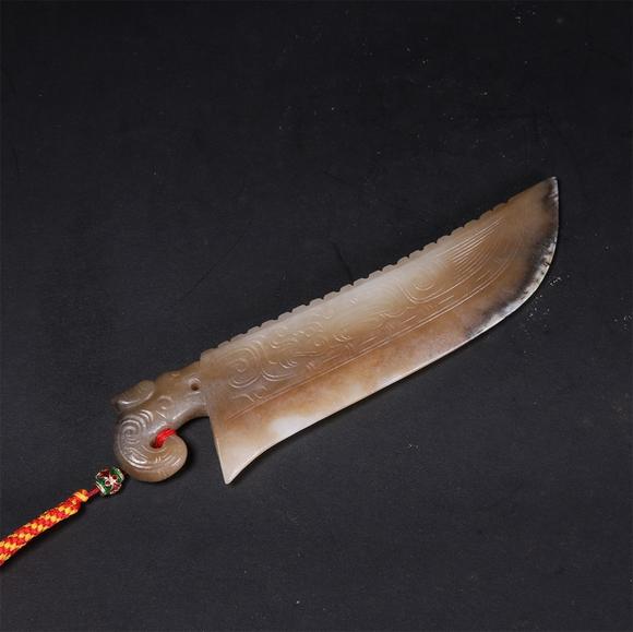 和田玉龙纹玉刀