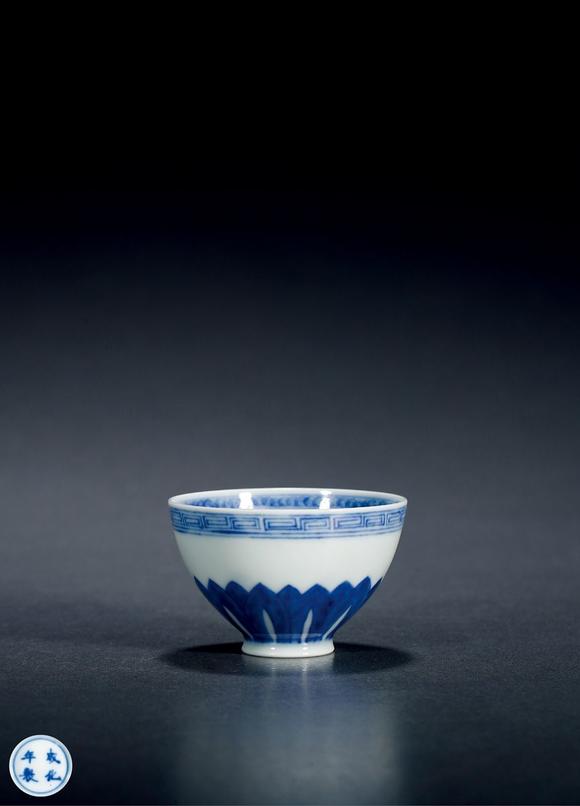 清雍正·青花花卉纹小莲子碗