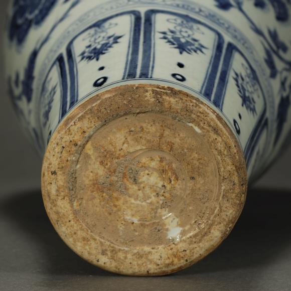 ming dynasty,chinese blue and white glazed vase,meiping