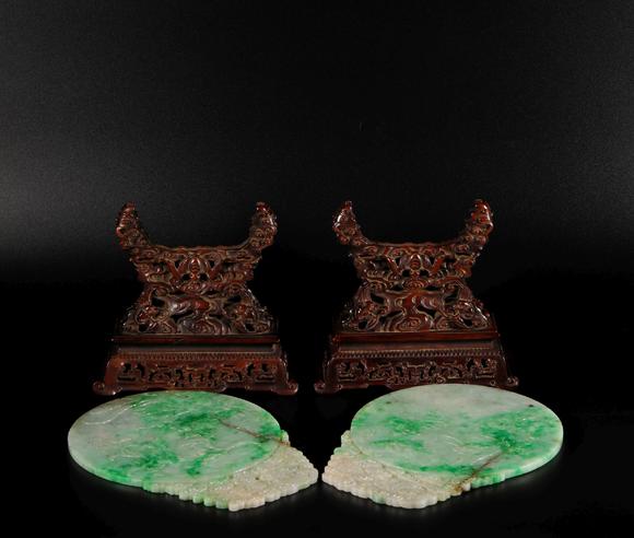 a pair od green jade hanging screen from qing 清代翡翠屏风一对