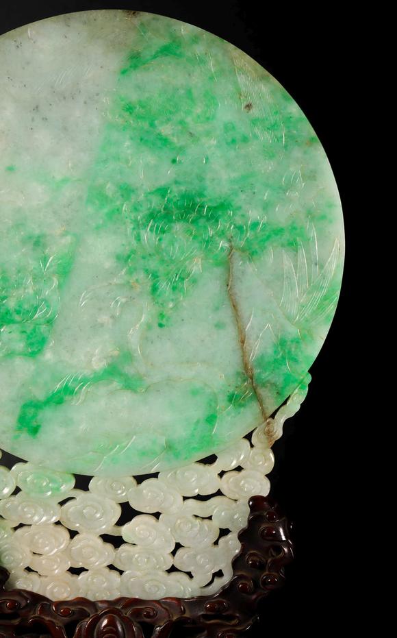 a pair od green jade hanging screen from qing 清代翡翠屏风一对