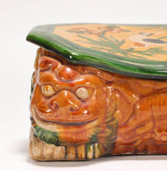 tri-colored kiln pillow from tang 唐代三彩瓷枕