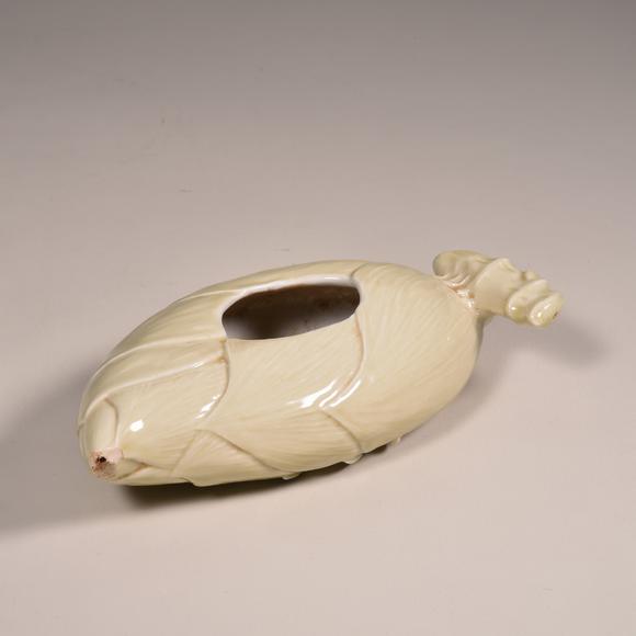 华艺国际民国 白釉笋形水盂