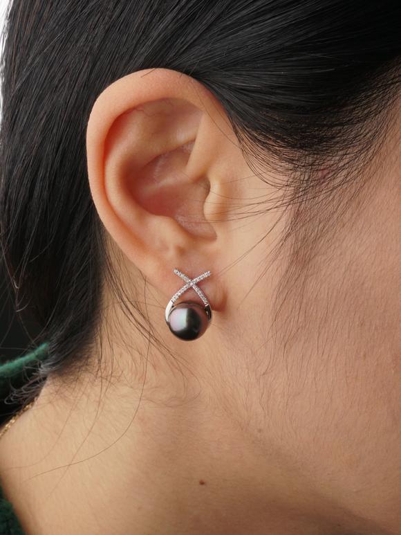 华艺国际黑珍珠配钻石耳环一对